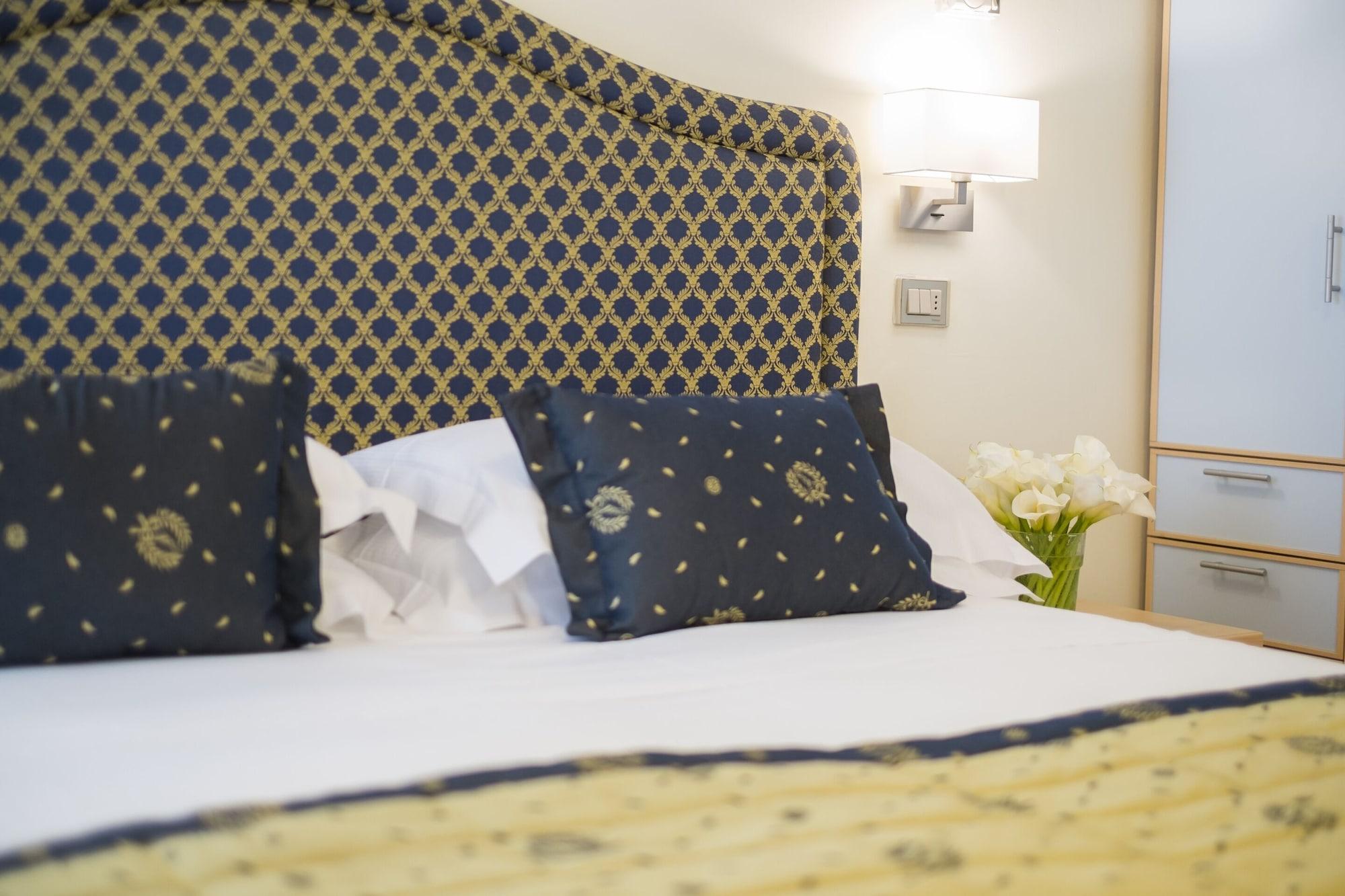 Hotel Mon Cheri リッチョーネ エクステリア 写真