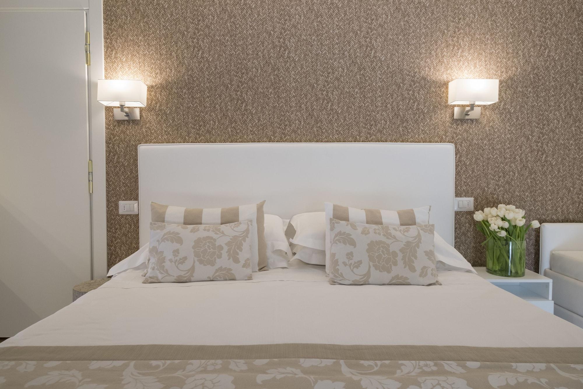 Hotel Mon Cheri リッチョーネ エクステリア 写真