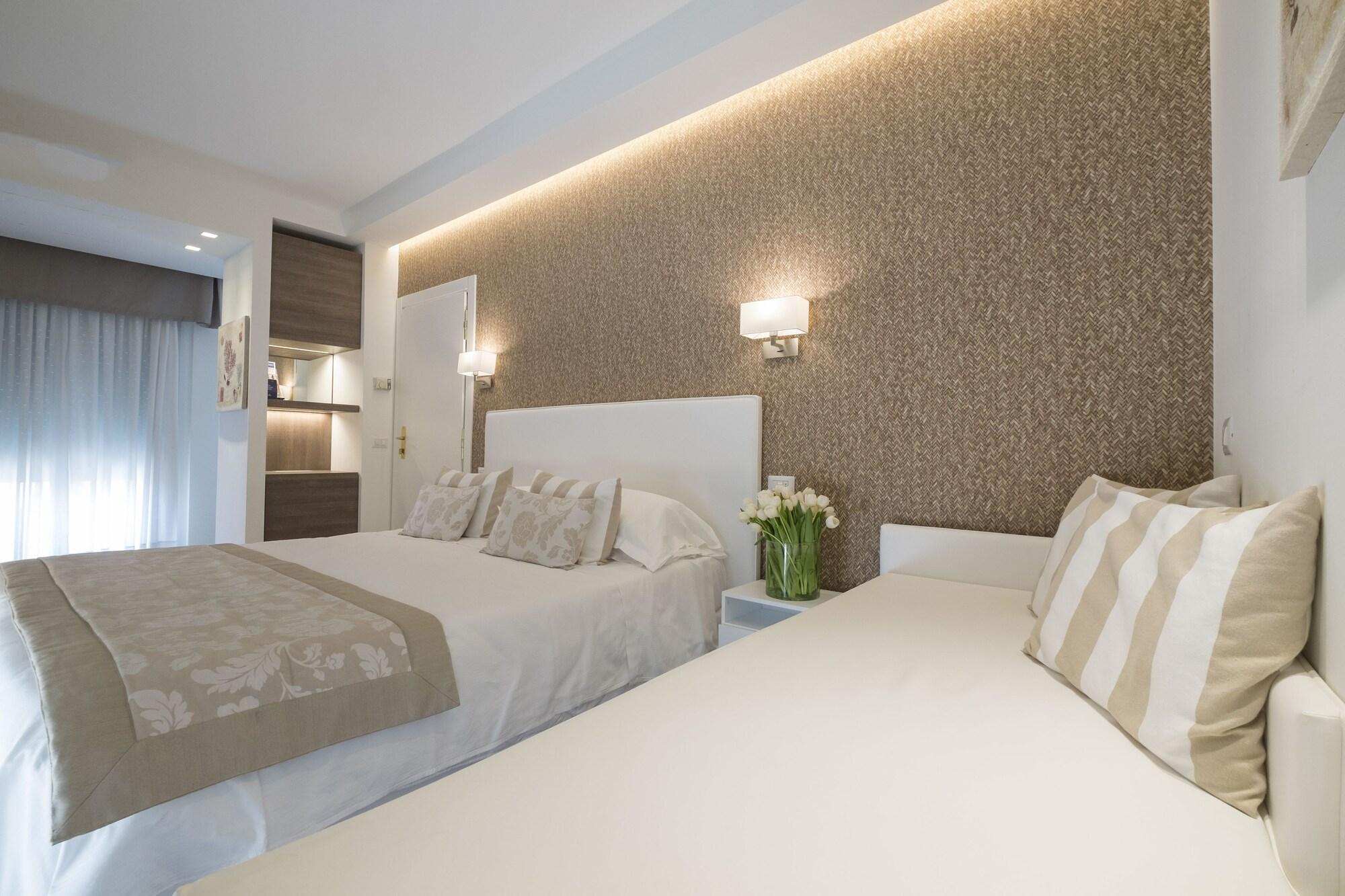 Hotel Mon Cheri リッチョーネ エクステリア 写真