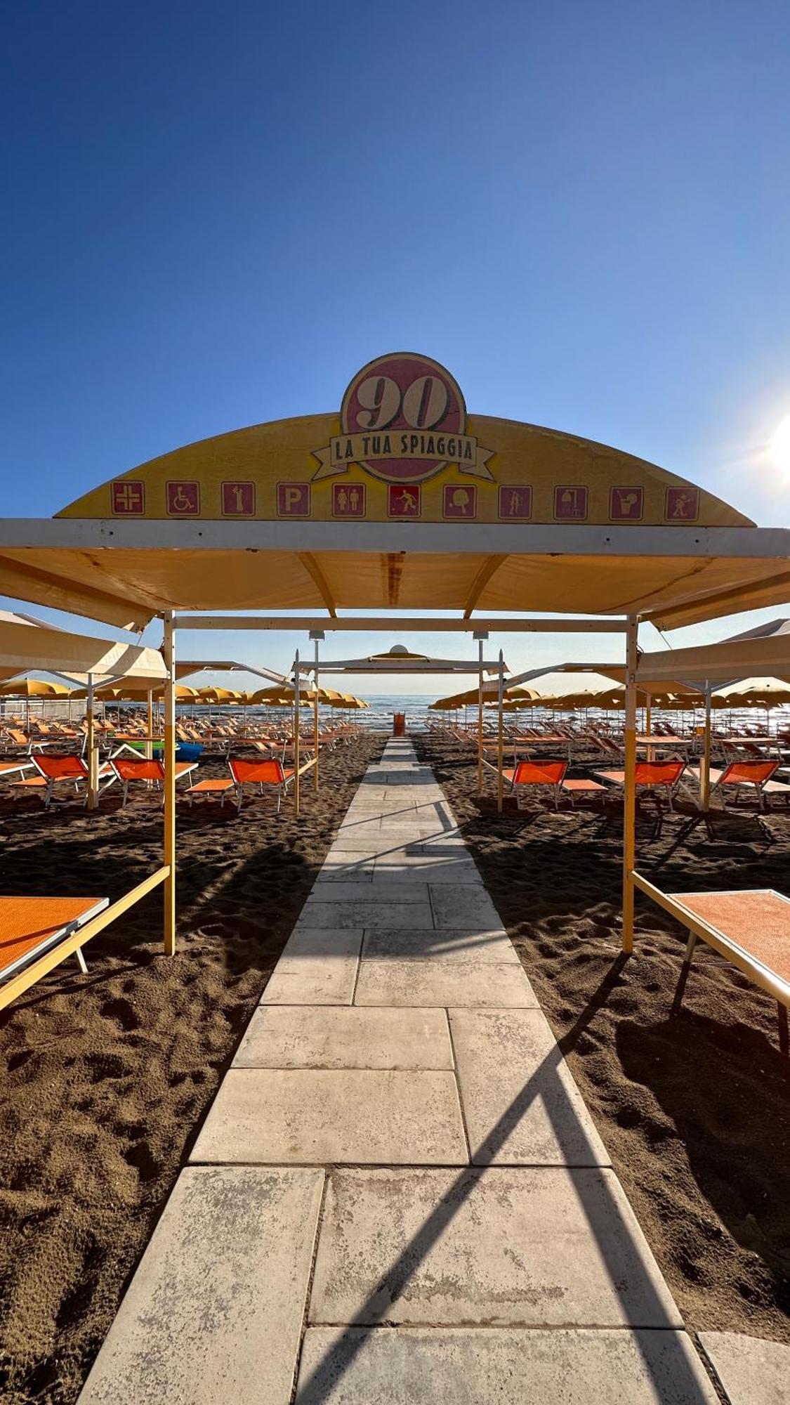 Hotel Mon Cheri リッチョーネ エクステリア 写真