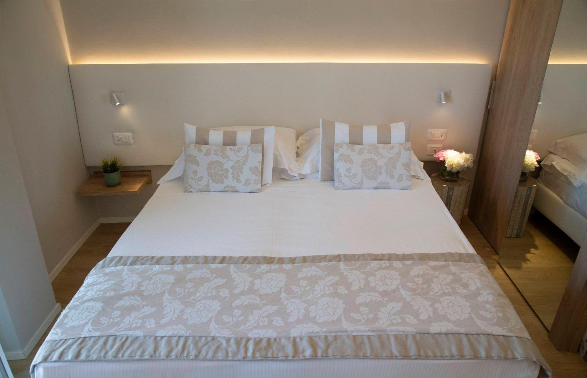 Hotel Mon Cheri リッチョーネ 部屋 写真