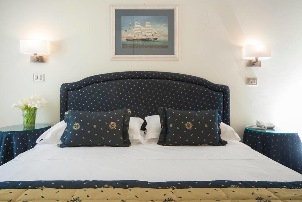 Hotel Mon Cheri リッチョーネ エクステリア 写真
