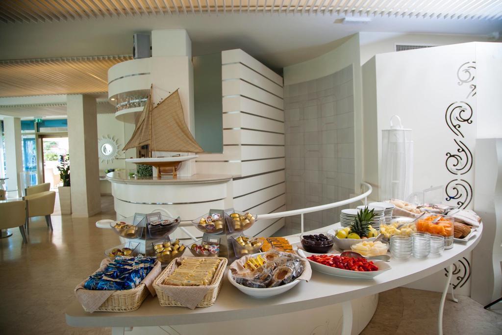 Hotel Mon Cheri リッチョーネ エクステリア 写真