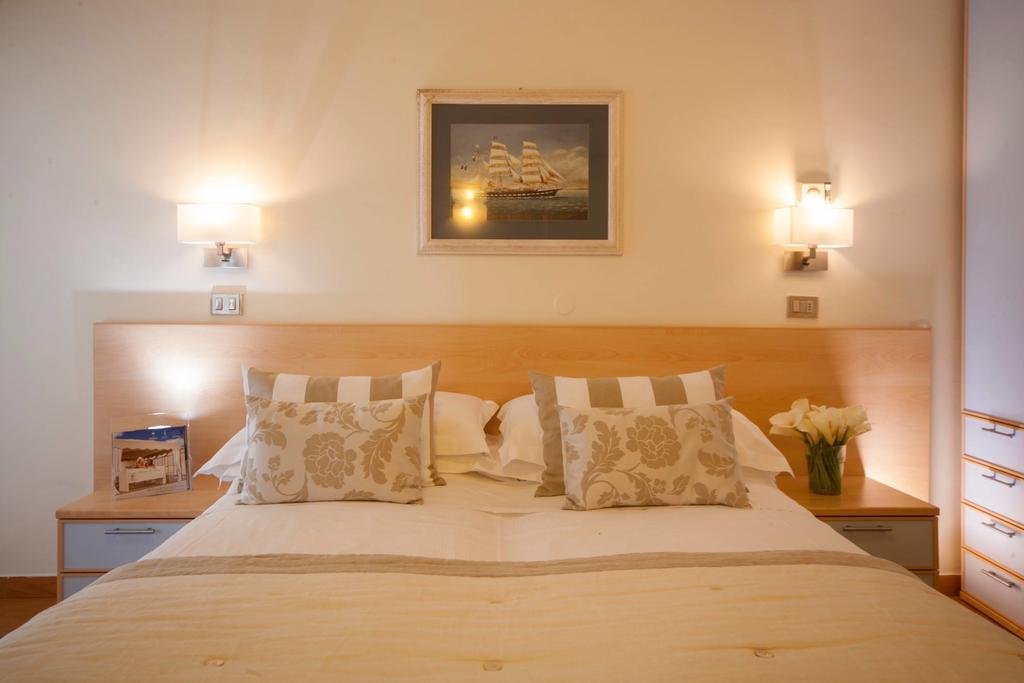 Hotel Mon Cheri リッチョーネ 部屋 写真
