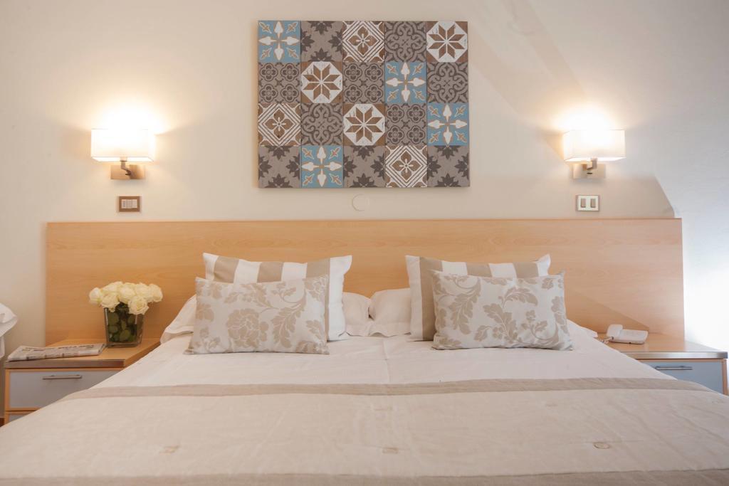 Hotel Mon Cheri リッチョーネ 部屋 写真