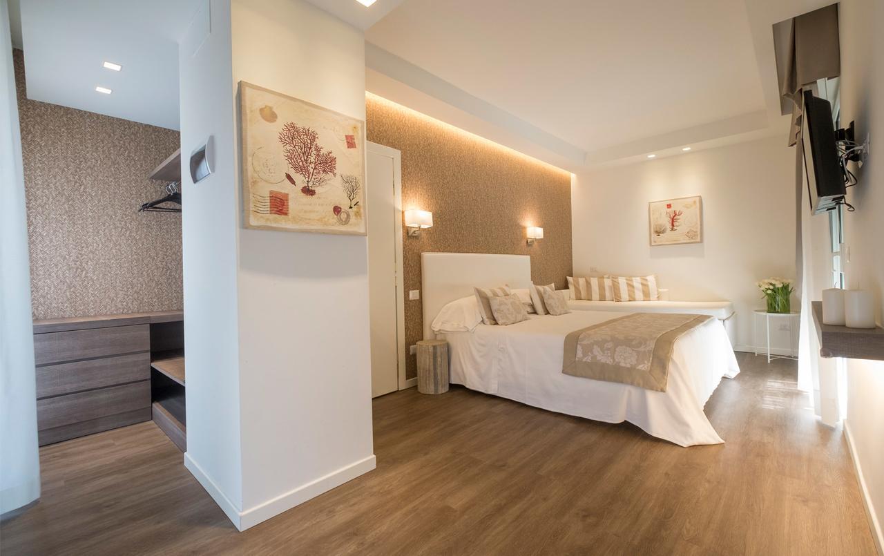 Hotel Mon Cheri リッチョーネ エクステリア 写真